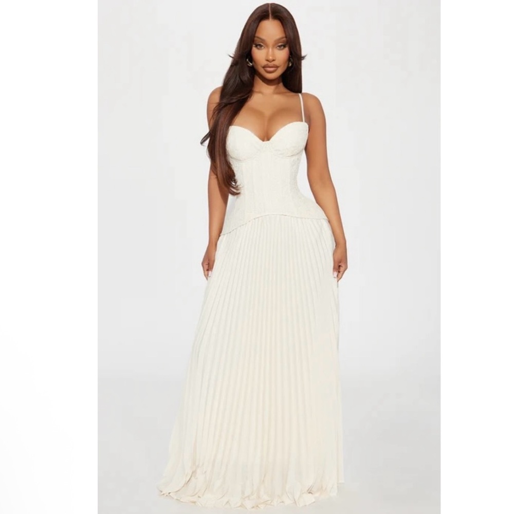 Fashion Nova Daniella Lace Corset Pleated Maxi Dress
